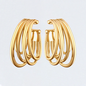 Boucles d'oreilles sculptures small ITO - Vous pourrez secouer la tête ou même courir avec, elles tiendront en place comme des airpods. • Si vous aimez l'asymétrie, portez-la seule ou en combinaison avec la Grande Sculpture d'oreille pour un porté très singulier. • 2 choix de métaux : Argent 925 ou Laiton Or Jaune • Garantie 1 an Dimensions : Largeur 1 cm, Hauteur 1,4cm