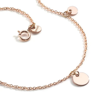 Code : BN978   Bracelet multi paillette or rose 18kt   longueur standard 17 cm. Il peut être commandé plus long sur devis.  Les collections sont réalisées en Or Rose 18 carats et portent toutes l'indication du Titre Or et le poinçon d'identification, selon la réglementation en vigueur.