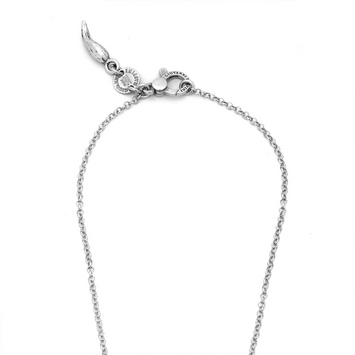 Editor 64 - Collier Eden Serpent en argent 925. 12088 - longueur chaine 45cm et pendentif 1,7 cm - Fermeture avec mousqueton. 

Giovanni Raspini propose des bijoux inspirés de la nature et du thème animalier qui lui est si précieux.
Chaque bijou est fait main en Italie au cœur de la Toscane.
