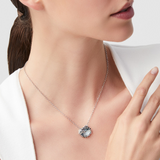 Editor 64 - Collier Eden Tortue en argent 925.&nbsp;12087 - longueur chaine 45cm et pendentif 1,7 cm - Fermeture avec mousqueton.&nbsp;

Giovanni Raspini propose des bijoux inspirés de la nature et du thème animalier qui lui est si précieux.
Chaque bijou est fait main en Italie au cœur de la Toscane.