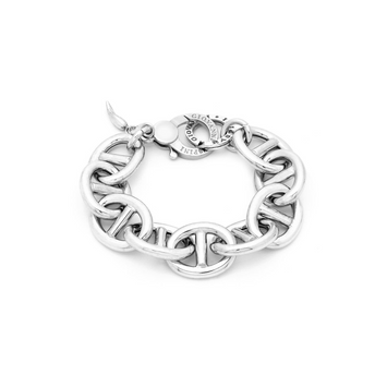 Editor 64 - Bracelet Chaine Marine (GM) en argent 925. diamètre 23 cm - référence 12011
Giovanni Raspini propose des bijoux inspirés de la nature et du thème animalier qui lui est si précieux.
Chaque bijou est fait main en Italie au cœur de la Toscane.
