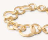 Bracelet en or jaune 18 carats. La collection Jaipur link est constituée de différents maillons circulaires qui s'entremêlent. Chaque pièce est fabriquée entièrement à la main dans l'atelier de MARCO BICEGO situé au nord de l’Italie. Taille spécifique possible sur commande.  Dimension : 21 cm Référence : BB1349