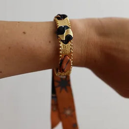 Bracelet An-nee  et ruban 2 cm soie boussole nude  Compatible avec le ruban en soie de 2 cm   AN-NEE est une jeune marque française d'accessoires revisitant l'univers de la soie. La soie AN-NEE est imprimée en impression digitale à Lyon, dans une usine labellisée 