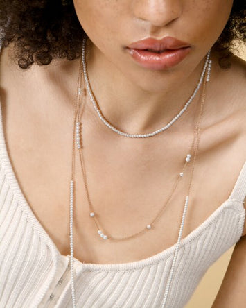 Burato Joaillerie - Collier sautoir or rose 18kt et perles.  longueur 80 cm.  179 Perles Orientales, couleur blanche. Dimension perle: ø 2.5 - 3 mm. Certification RJC. Certification 