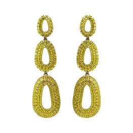  Boucles d'oreille strass jaune citrine : CSBO1070CI   Laiton Plaqué palladium certifié sans nickel.        Fermoir oreilles percées tiges titanium (hypoallergénique)   Hélène Zubeldia nous raconte une histoire à travers ses collections. Sobre en apparence mais sophistiquée, la pureté des formes et des lignes met en valeur la morphologie féminine qui reste le principal terrain d’expression d’une dualité omniprésente.