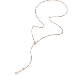 Burato Code : CP455 Technical Data 18 kt white gold and Palladium lariat necklace Round cut White Diamonds Colour: G Clarity: VVS Carats: 0.08 ajustable à souhait. Une nouvelle ligne, essentielle et pure dans ses proportions, où le design parle des fondements de Burato : des bijoux beaux, bien faits et éthiques. Le design de la nouvelle collection fine line commence par une matrice en or massif, modelée et façonnée pour obtenir la forme d’un parallélépipède parfait.