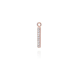 Burato - Code : CD245  Élément ligne modulaire diamants unique en or rose 18 carats pour boucle d'oreille Hoop créole.  Taille de la ligne : cm 1 x 0,01 Diamants blancs taille ronde Carats : 0,05 Clarté : VVS Couleur : G  Burato Gioielli avec la nouvelle collection de boucles d'oreilles modulaires veut se concentrer sur le souhait de chaque femme de personnaliser son look, la liberté absolue de toujours s'amuser à réinventer sa tenue.