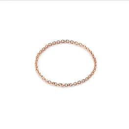 Burato - Code : BN971  Bague or rose 18kt chaîne souple en or rose massif.   Formez un simple fil d’or, qui s’adapte à votre doigt comme une seconde peau,  Catena est un symbole de lien indissoluble dans le temps et l’espace, un câlin infini à ceux que vous aimez.  Toute la nature touche et s’entremêle. Toute la nature embrasse. (Ernesto Cardenal)