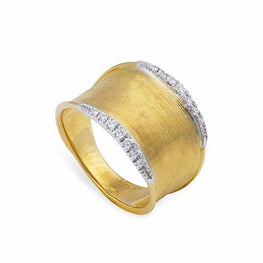 Bague en or jaune 18 carats Marco Bicego. L'or mat est travaillé à la main pour effet satiné. La collection Lunaria s'inspire de la nature, tout particulièrement les feuilles de la monnaie du pape. Le mouvement et les formes de cette collection sont un hommage à la nature. Chaque pièce est fabriquée entièrement à la main dans l'atelier de MARCO BICEGO situé au nord de l’Italie. Taille spécifique possible sur commande.  Diamants : 0,14 cts - VS-VVS G  Référence : AB551 B