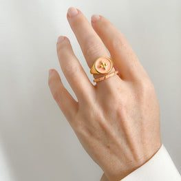 Bague chevalière Croisette en vermeil laqué peau d'ange